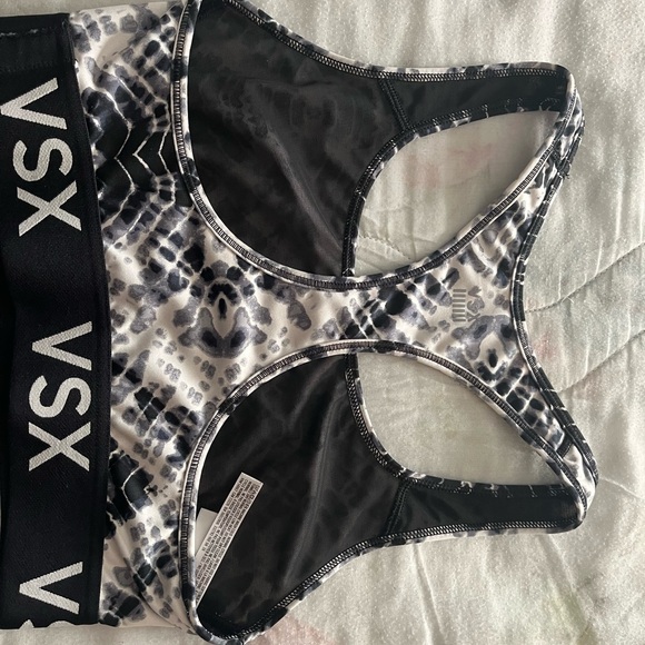 VSX Monochrome Patterned Sports Bra - Picture 4 of 11
